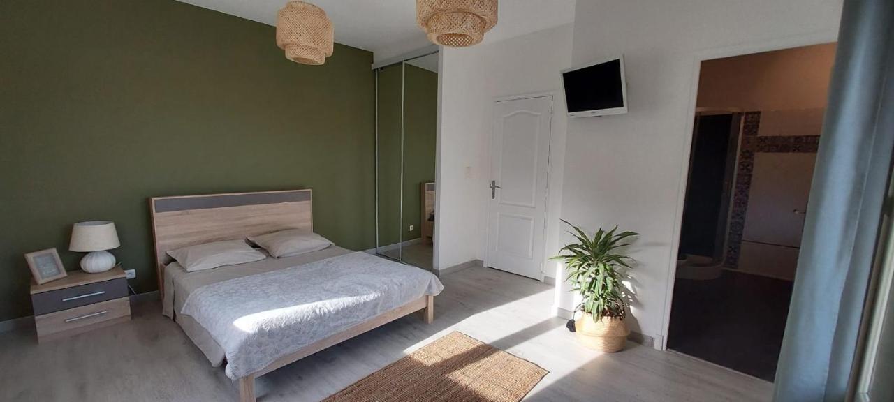 Apartmán Chambre Avec Terrasse Sarrians Exteriér fotografie